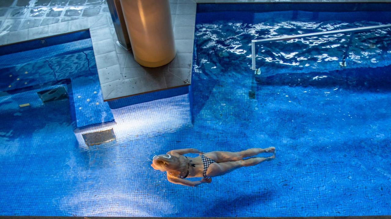 Sant Jordi Boutique Hotel 칼레라 외부 사진 The pool at the Atlantis Paradise Island