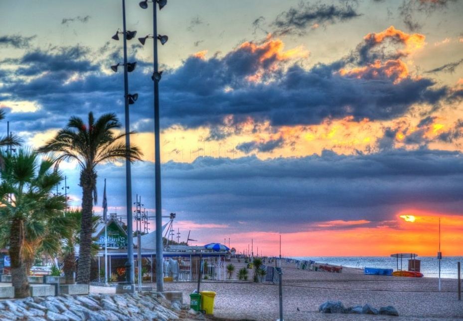 Sant Jordi Boutique Hotel 칼레라 외부 사진 Sunset at the port of Rafina